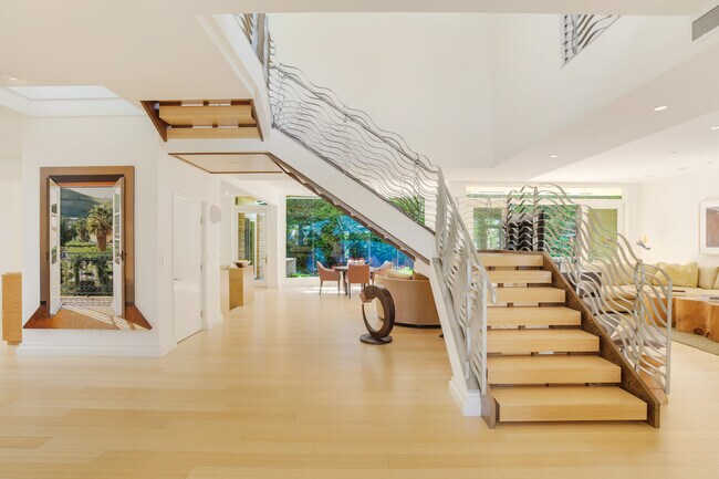 Building Photo - 1339 Capri Dr