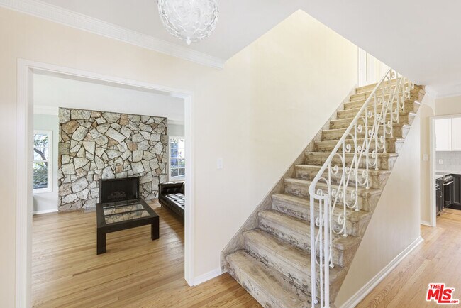 Building Photo - 5726 Spring Oak Dr