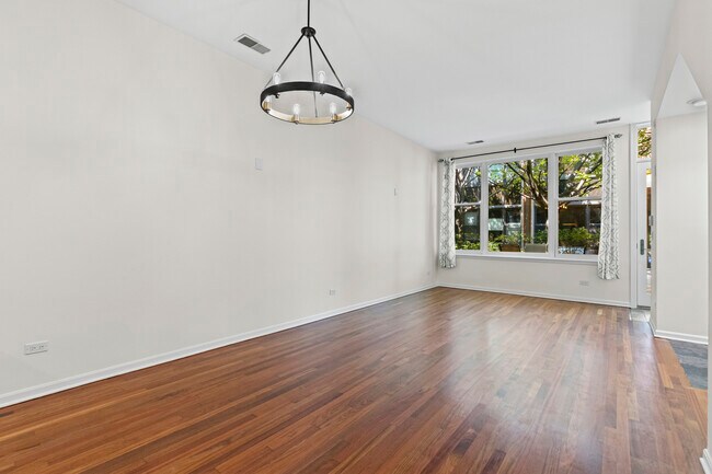 Foto del edificio - 954 N Crosby St