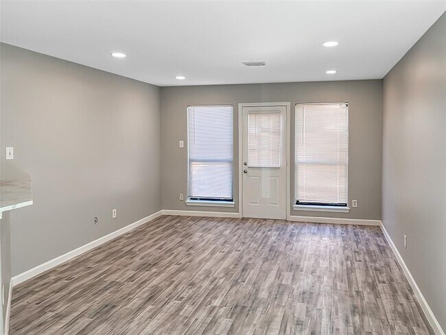 Foto del edificio - 4639 Knoxville St