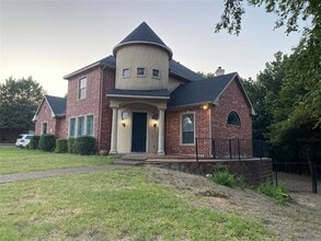 Building Photo - 9309 Nottingham Ct
