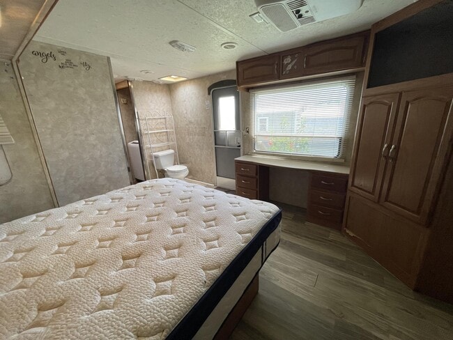 Foto del edificio - 5250 N US Hwy 441