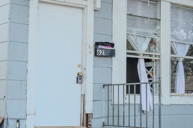 Foto del edificio - 621 Merrick St