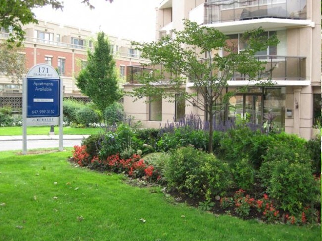 Photo du bâtiment - 171 Erskine Avenue