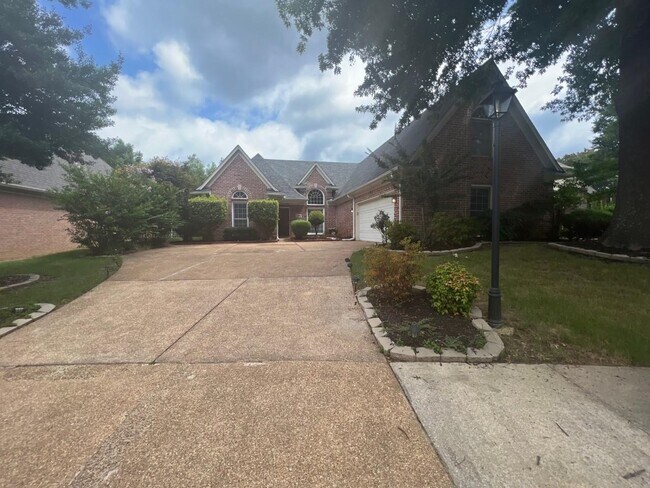 Foto del edificio - 1676 Von Hall Dr