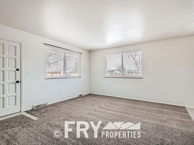 Building Photo - 3bed/1bath Half Duplex in Westminster