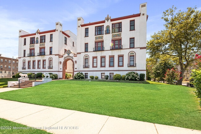 Building Photo - 218 2nd Ave