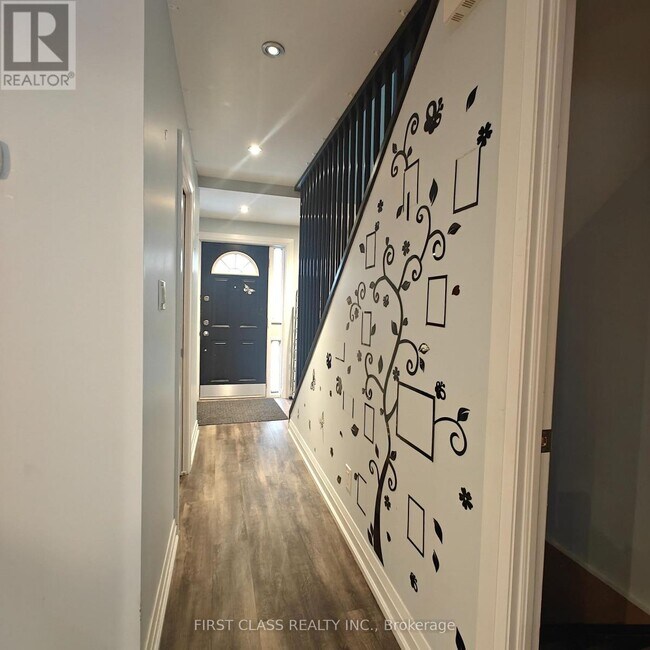 Building Photo - 215 Mississauga Vly Blvd