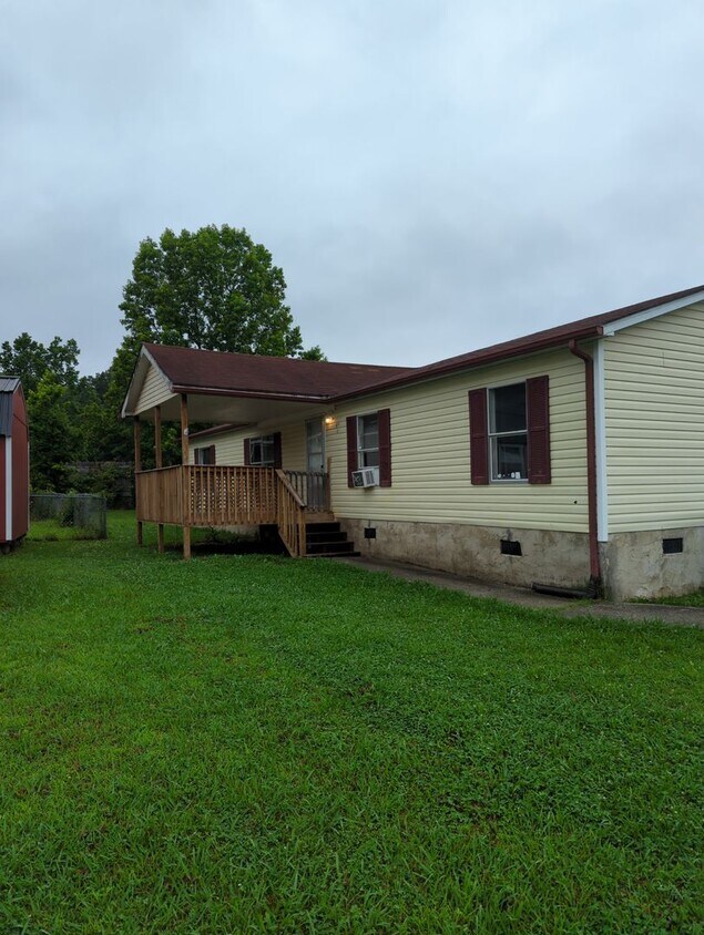 Primary Photo - Large 3 Bedroom in Rossville