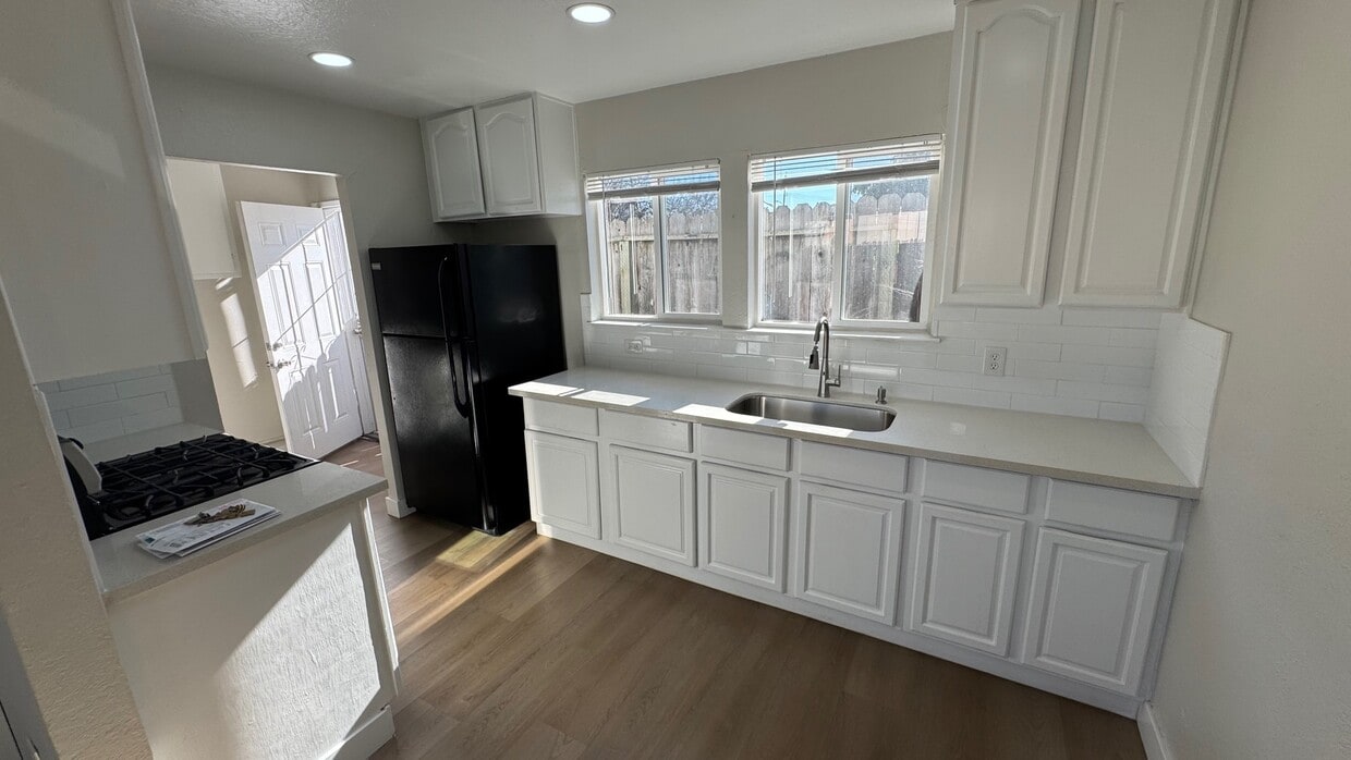 Photo - 538 Douglas Ave (Oakland, CA)