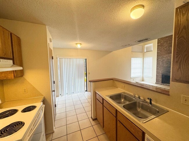 Building Photo - 4627 Johnson Rd