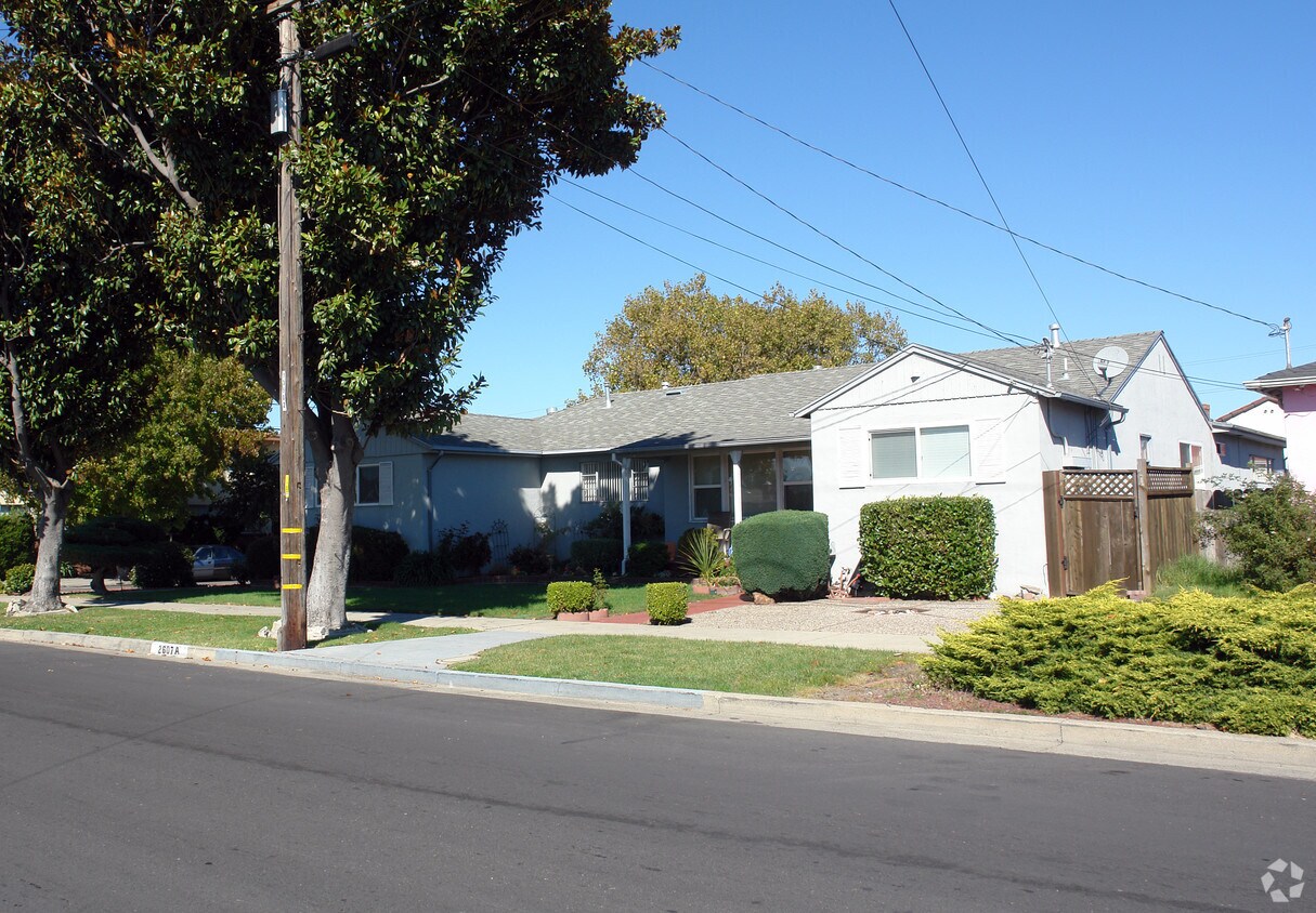 Building Photo - 2607 Lowell Ave