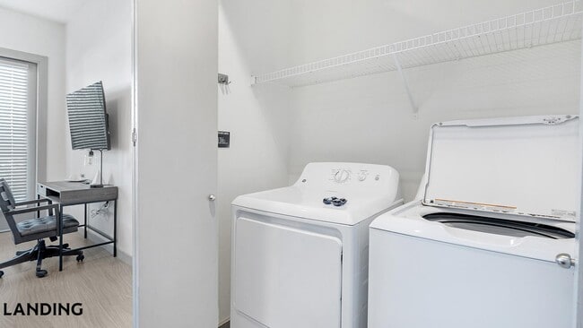 Building Photo - 101 S Center St