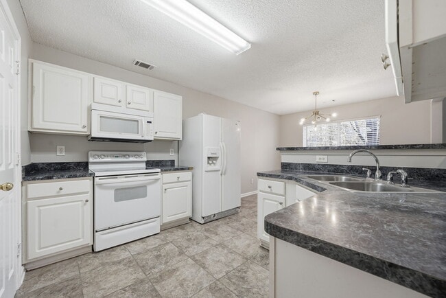 Foto del edificio - 2297 Charleston Pointe SE