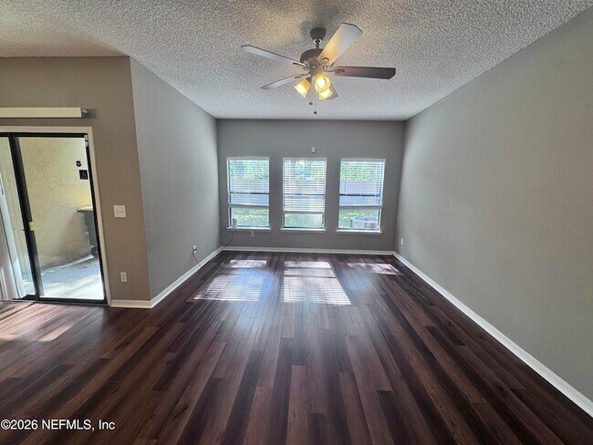 Foto del edificio - 5216 Brighton Park Ln