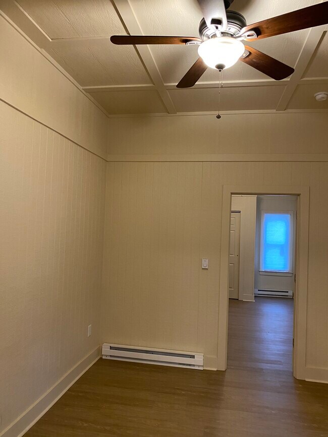 Family Room - 429 Kentucky St