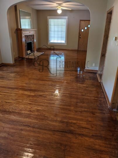 Foto del edificio - 311 S Elm St