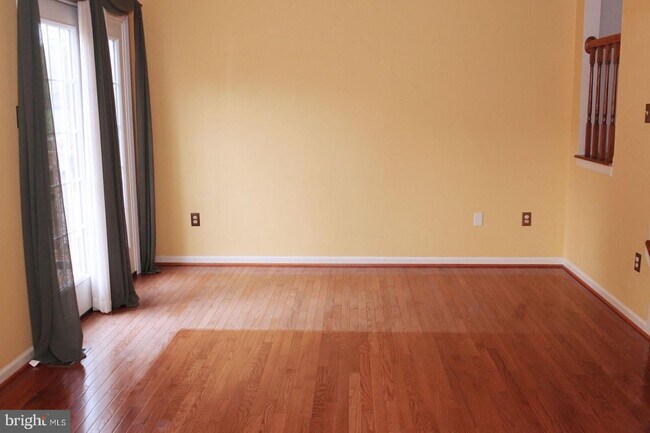 Foto del edificio - 4729 Columbia Rd