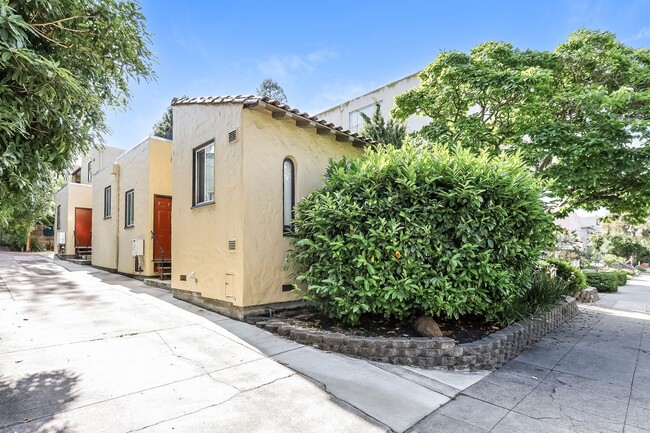 Building Photo - Beautifully Renovated Berkeley Unit!