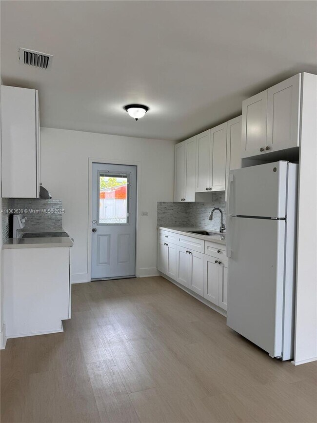 Foto del edificio - 2803 SW 21st St