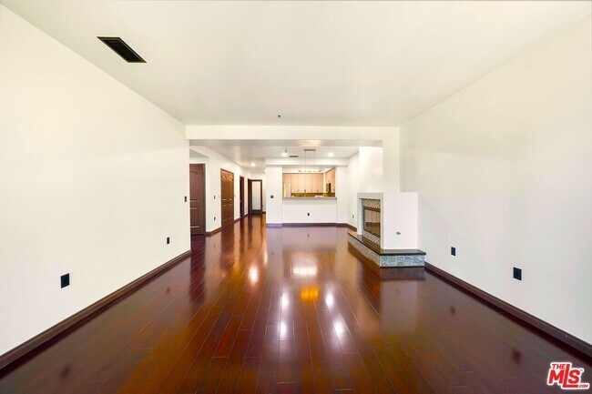 Foto del edificio - 520 S Kingsley Dr