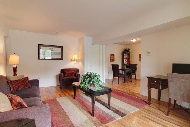 Foto del interior - Hillside Gardens