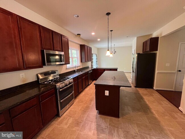 Foto del edificio - 47 Summerfield Ln
