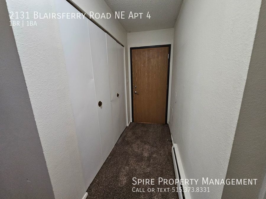 Primary Photo - NE Studio & 1 bedrooms Close to shopping!