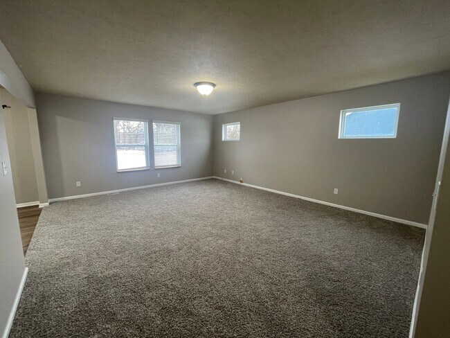 Foto del edificio - MOVE IN SPECIAL: Four Bedroom Home in Mattawan