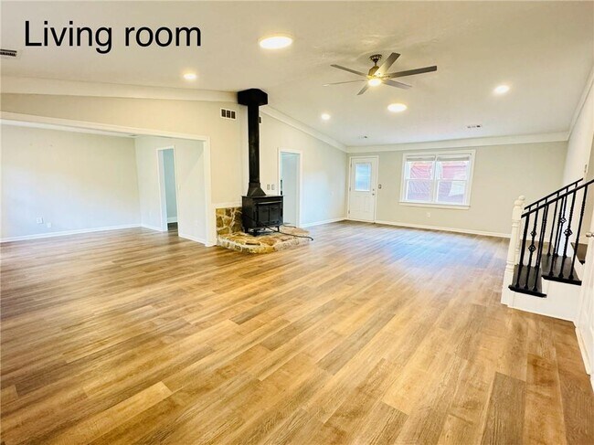 Building Photo - 1372 Bennett Rd