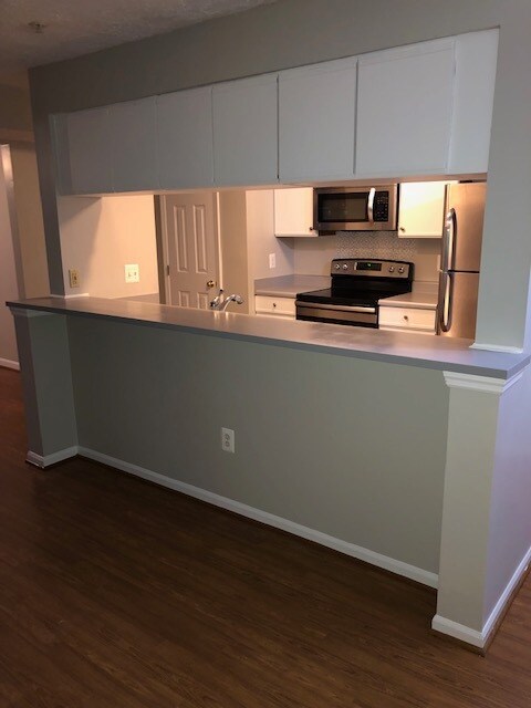 Foto del edificio - 903 Cedar Crest Ct