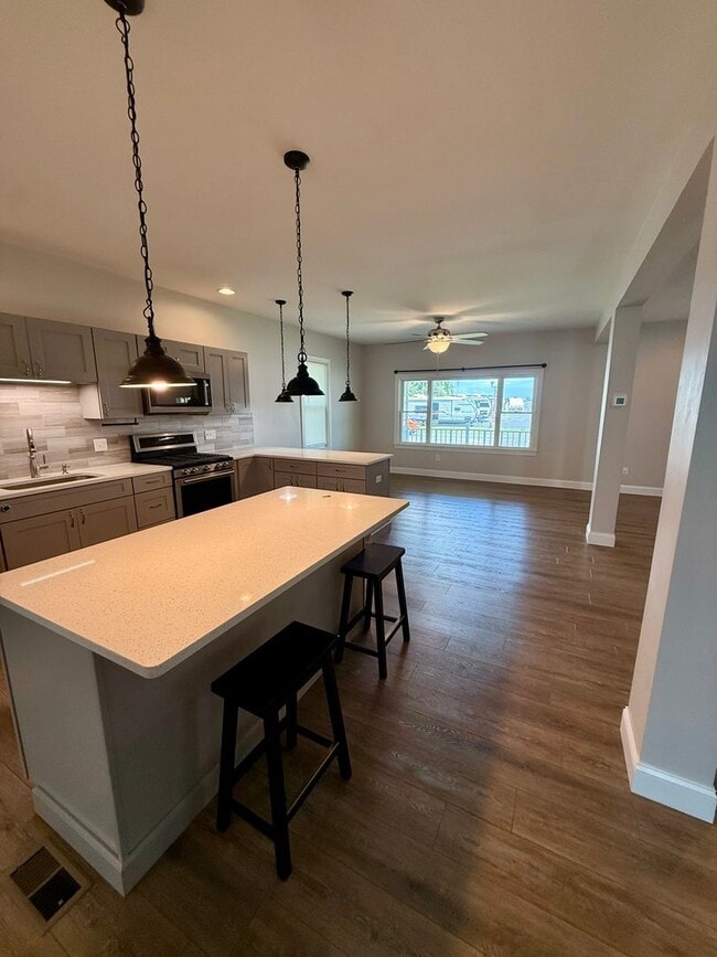 Building Photo - 3 Bedroom Home Available in Bath