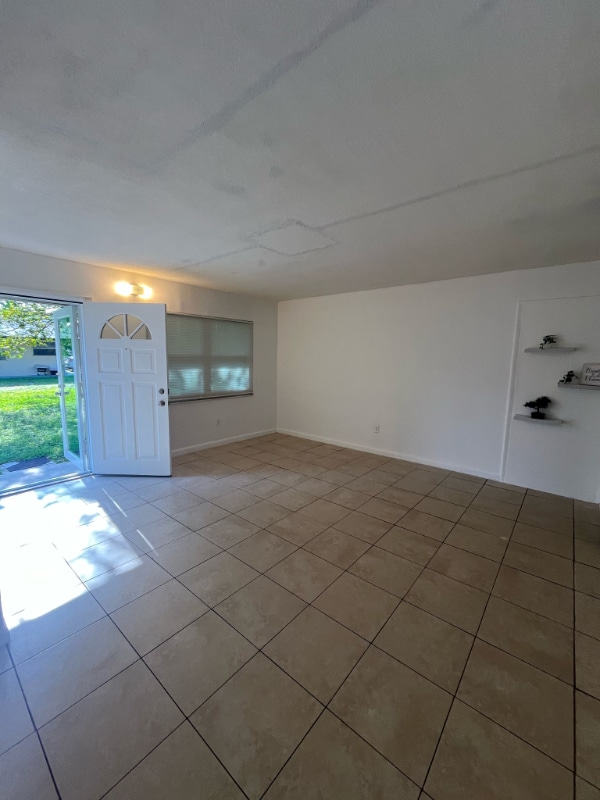 Photo - 2210 SW 45th St House