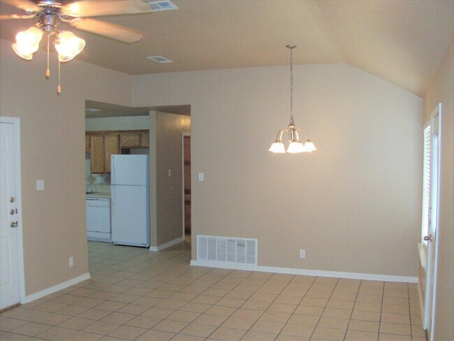 Foto del edificio - 4903 Heather Ln