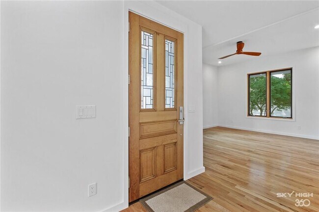 Building Photo - 118 W Lafayette St