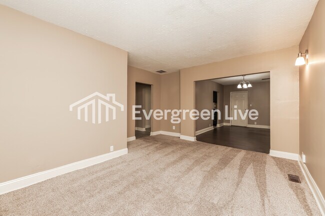 Building Photo - 5336 Tucson Dr