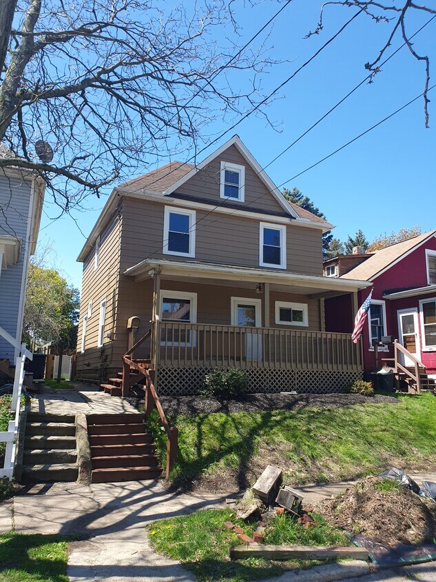 Foto principal - 222 Poplar St