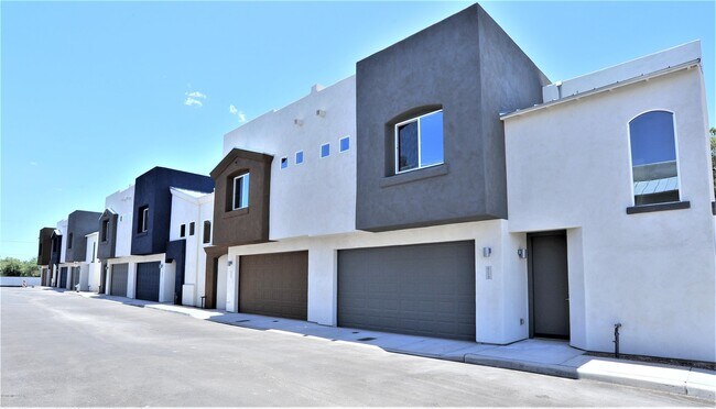 Foto del edificio - 1218 E Blacklidge Dr