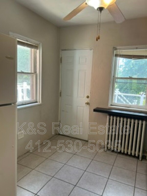 Foto del edificio - 5848 Burchfield Ave