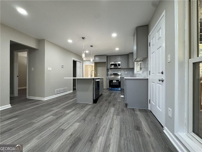 Photo - 3489 Creighton Rd SW House