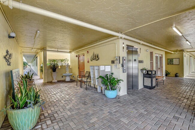 Foto del edificio - 2620 NE 1st Ct