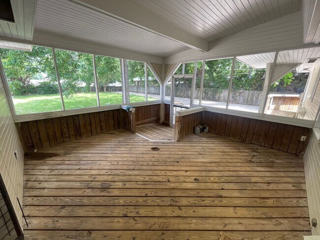 Building Photo - 4/2.5  BRICK Home Available Now!!