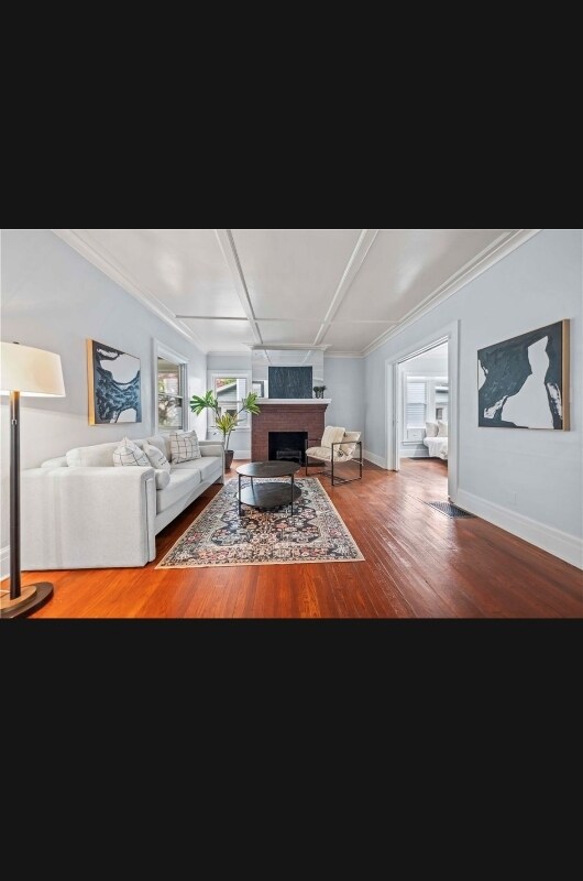 Building Photo - 375 Clay Ave