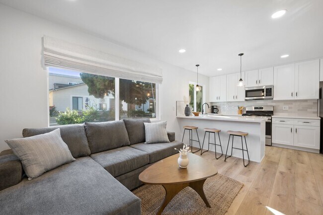 Foto del edificio - Fully furnished 1 bed 1 bath in Mission Beach.