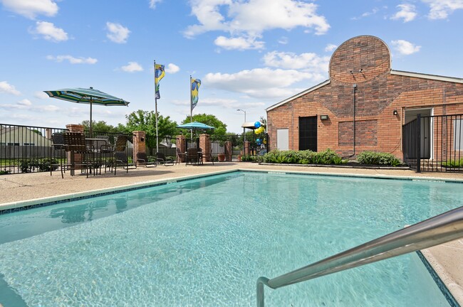 Espectacular piscina - Townhome Apartments