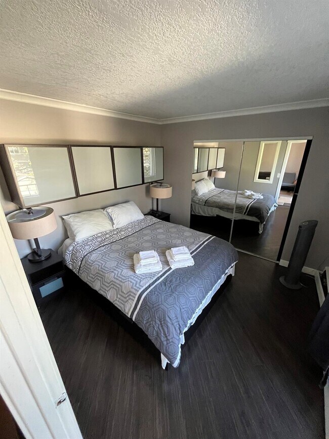 Building Photo - 1 Bed 1 Bath Unit in Calgary, AB