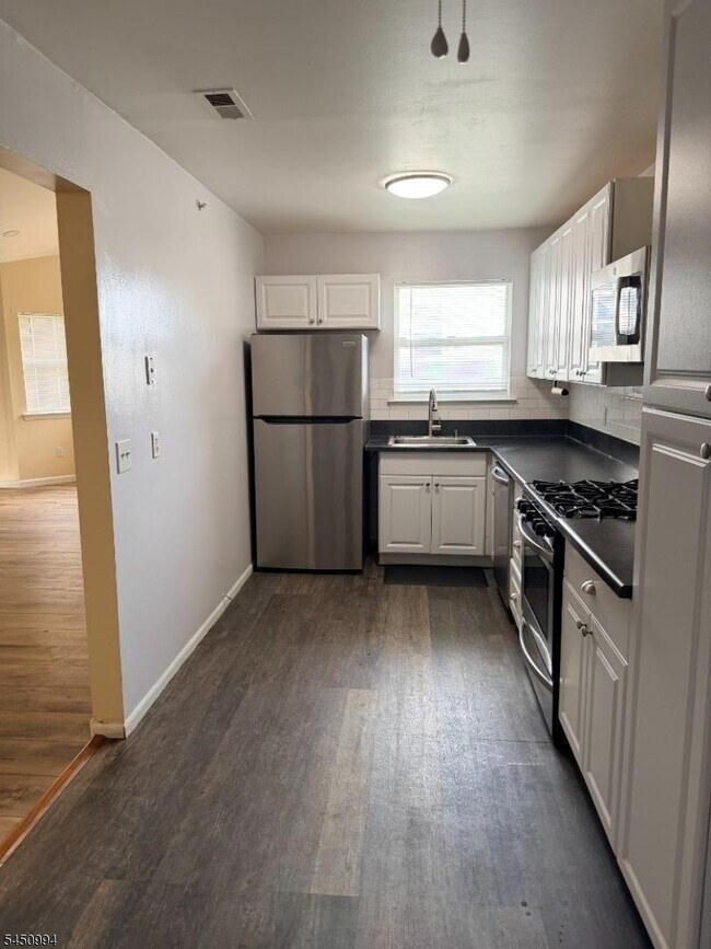 Building Photo - 343 Ventnor Ct