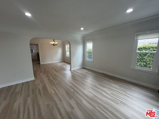 Building Photo - 1284 S Highland Ave