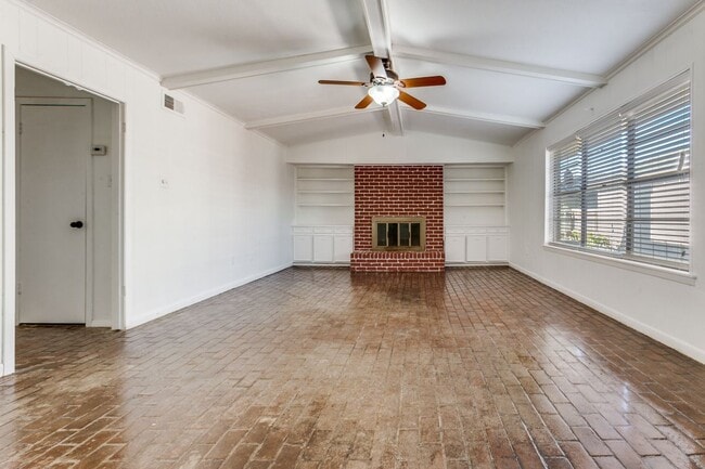 Building Photo - 7621 Dentcrest Dr