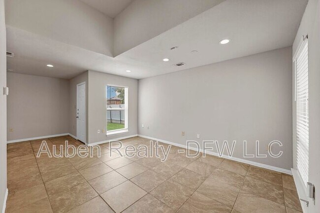 Foto del edificio - 902 Wentwood Dr